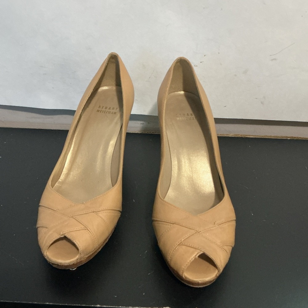 Stuart Weitzman Open Toe Crisscross Beige Leather Platform Pump Size 8.5 M